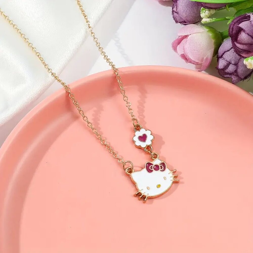 Hello Kitty pendant in gold color - Picture 3 of 4